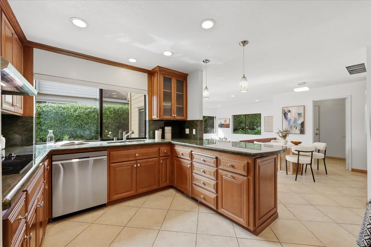 Detail Gallery Image 36 of 83 For 408 Green Hills Dr, Millbrae,  CA 94030 - 4 Beds | 3 Baths