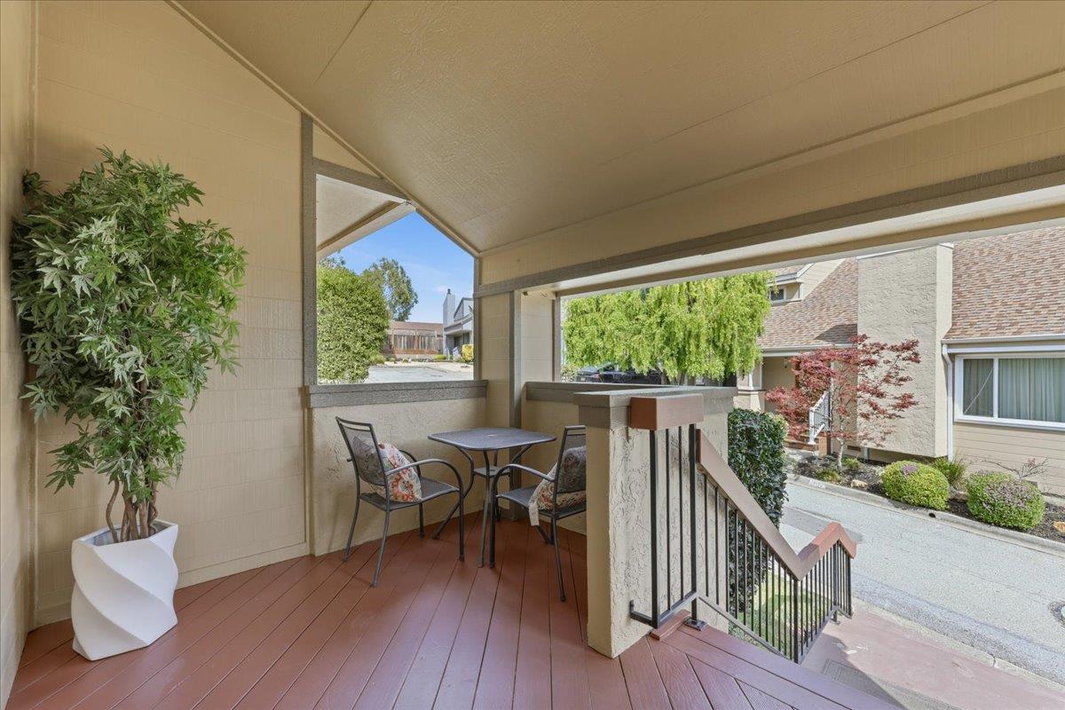 Detail Gallery Image 6 of 83 For 408 Green Hills Dr, Millbrae,  CA 94030 - 4 Beds | 3 Baths