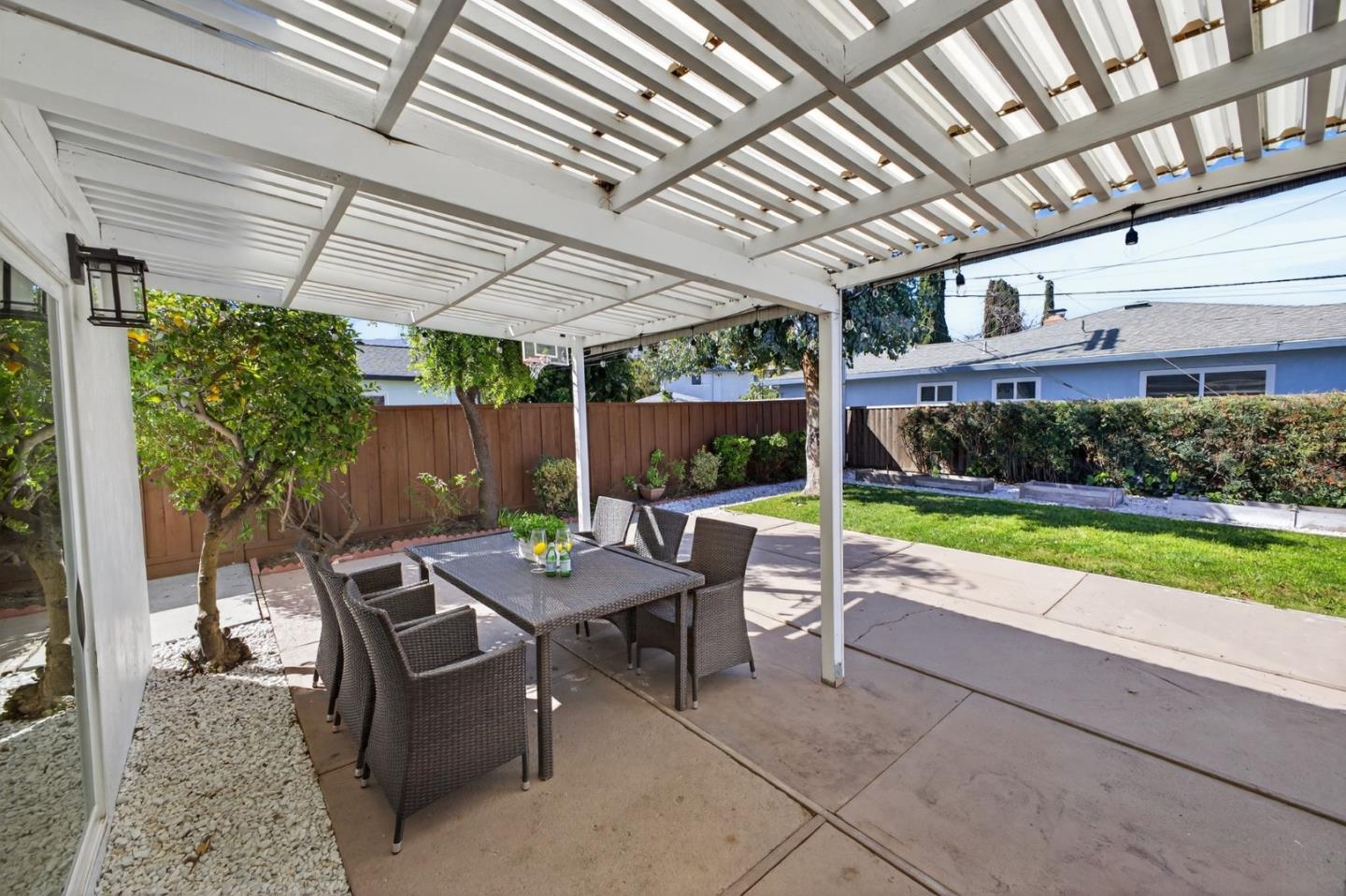 Detail Gallery Image 25 of 28 For 5601 Drysdale Dr, San Jose,  CA 95124 - 4 Beds | 2 Baths