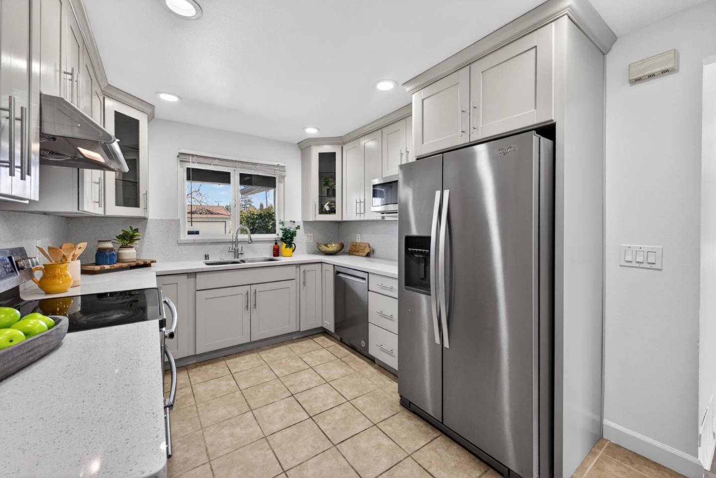 Detail Gallery Image 8 of 28 For 5601 Drysdale Dr, San Jose,  CA 95124 - 4 Beds | 2 Baths