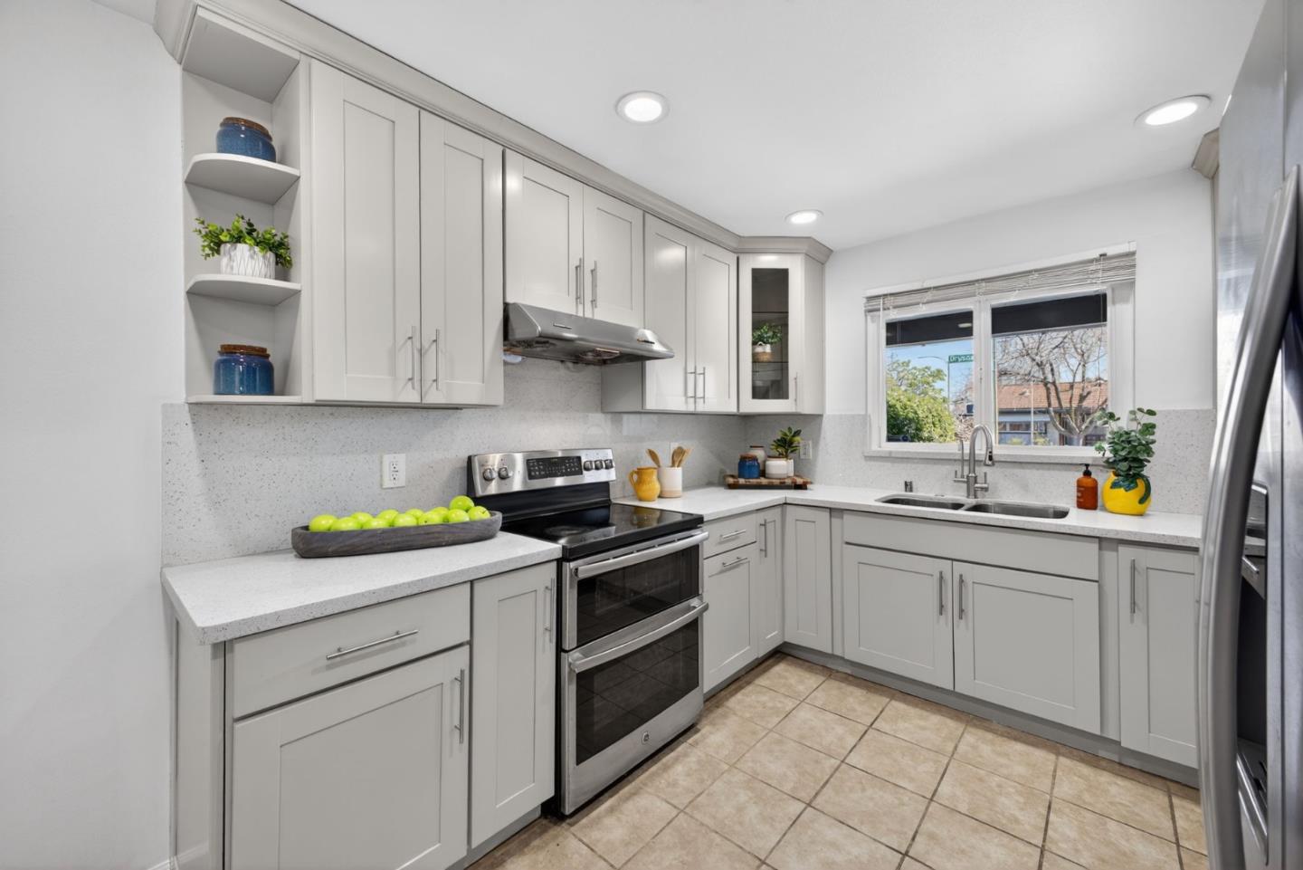 Detail Gallery Image 9 of 28 For 5601 Drysdale Dr, San Jose,  CA 95124 - 4 Beds | 2 Baths