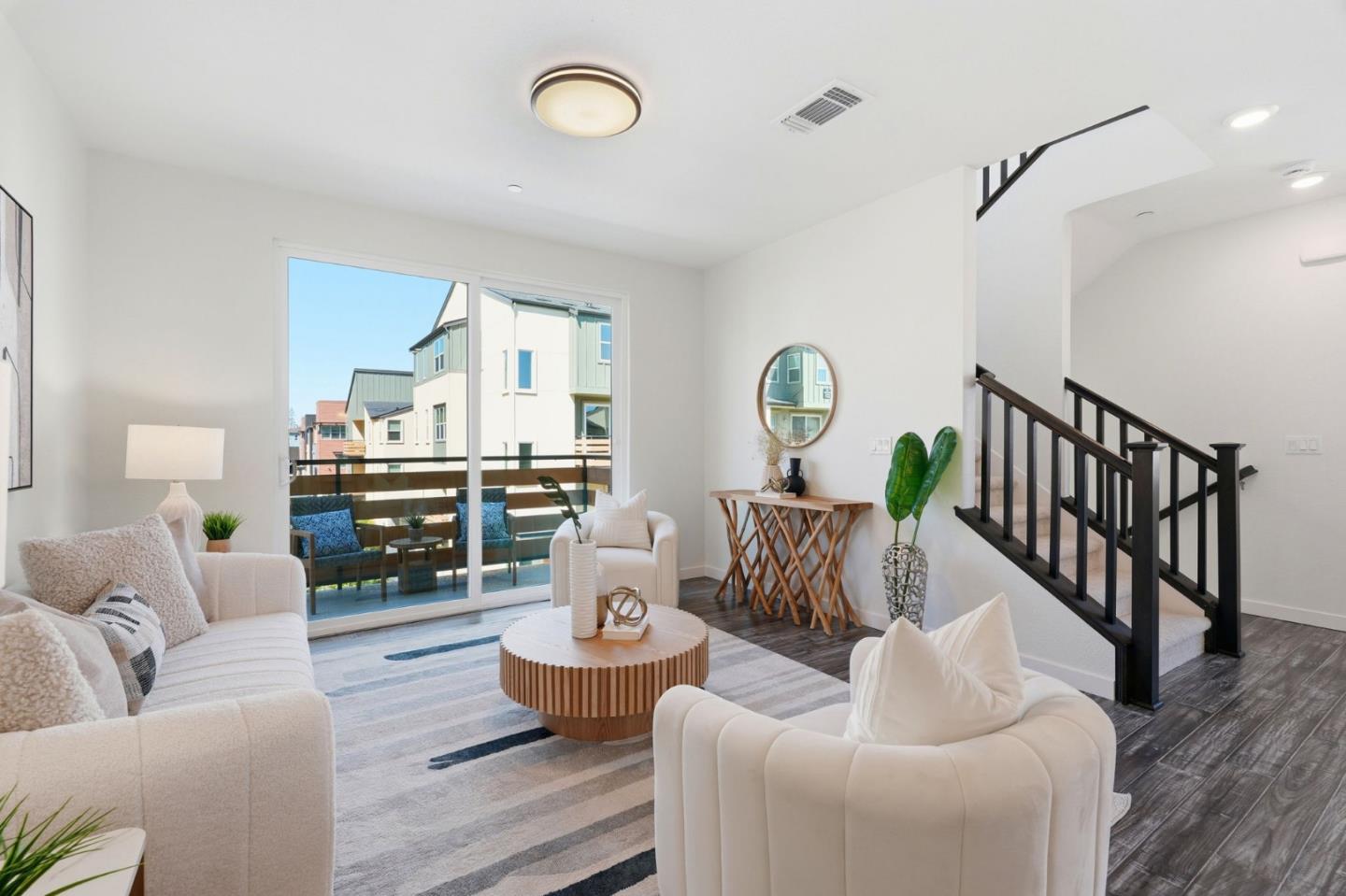 Detail Gallery Image 4 of 32 For 1985 Mahuron, San Jose,  CA 95133 - 4 Beds | 3 Baths