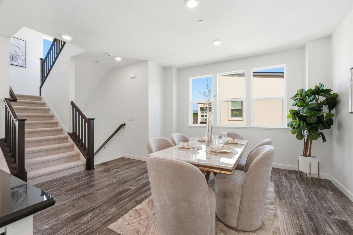 Detail Gallery Image 9 of 32 For 1985 Mahuron, San Jose,  CA 95133 - 4 Beds | 3 Baths