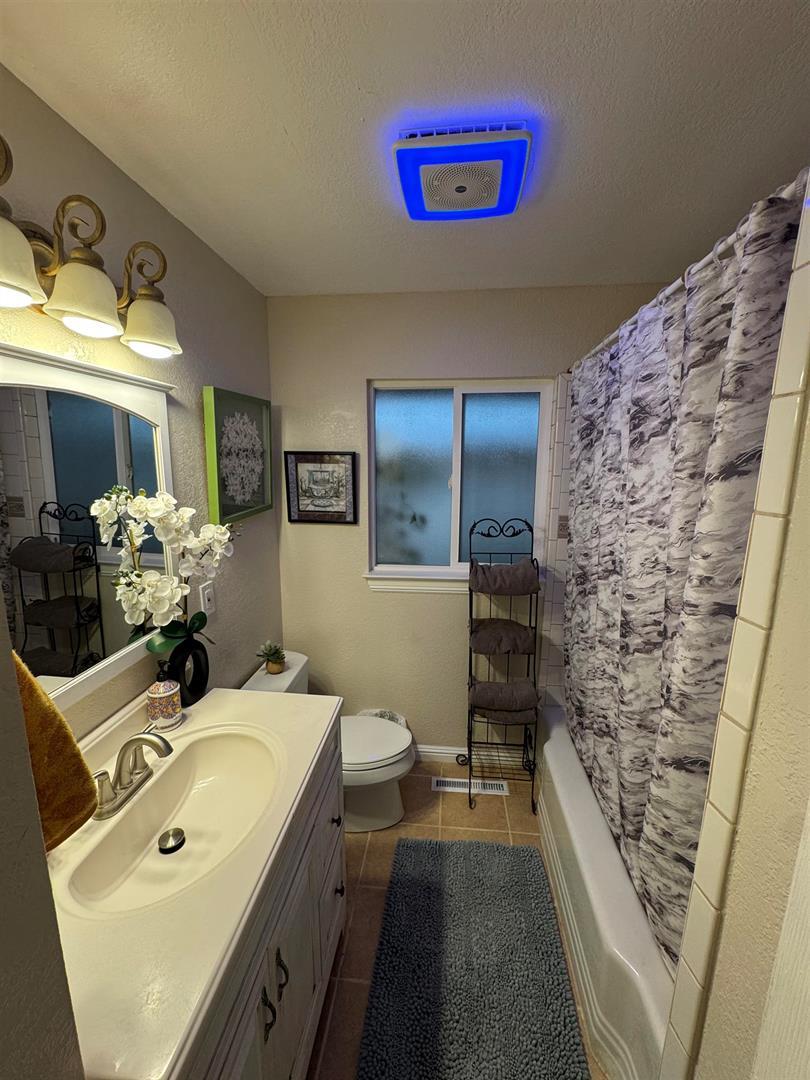 Detail Gallery Image 14 of 26 For 41670 Paseo Padre Pkwy, Fremont,  CA 94539 - 5 Beds | 3 Baths