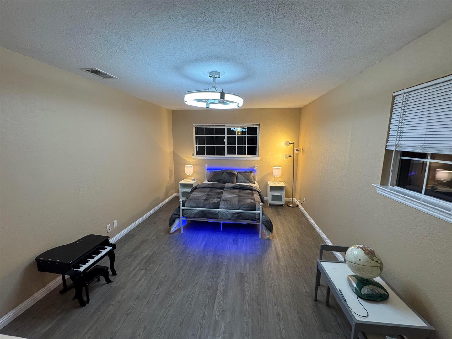 Detail Gallery Image 19 of 26 For 41670 Paseo Padre Pkwy, Fremont,  CA 94539 - 5 Beds | 3 Baths