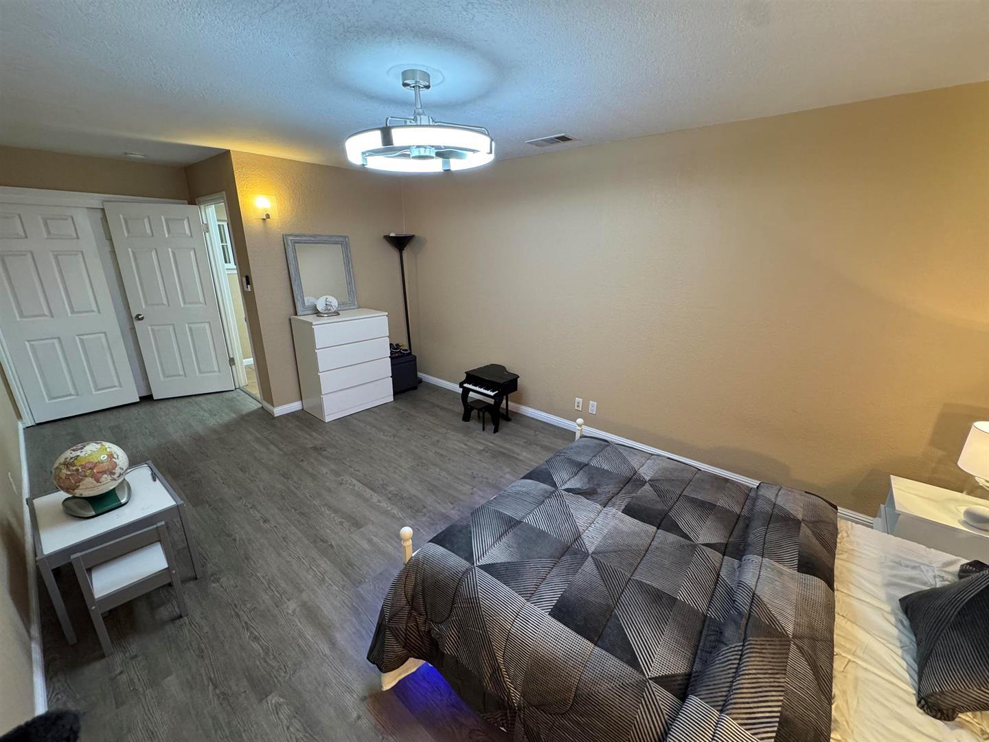 Detail Gallery Image 20 of 26 For 41670 Paseo Padre Pkwy, Fremont,  CA 94539 - 5 Beds | 3 Baths