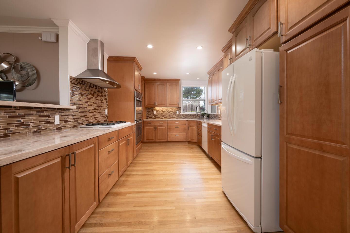 Detail Gallery Image 12 of 30 For 18 Yarnall Pl, Redwood City,  CA 94063 - 3 Beds | 2 Baths