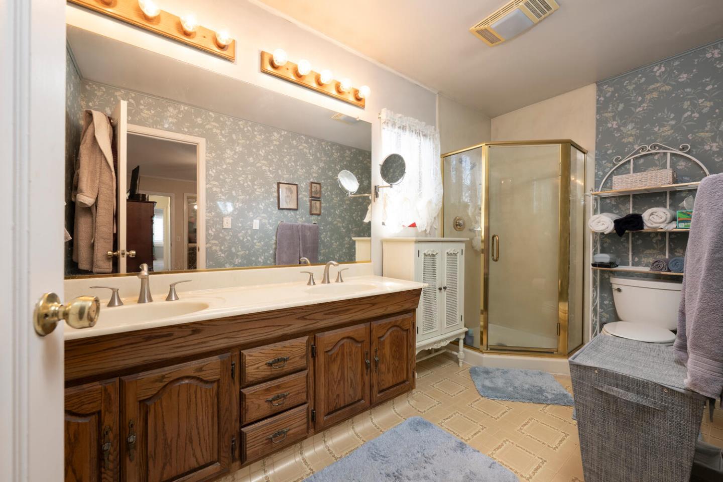 Detail Gallery Image 17 of 30 For 18 Yarnall Pl, Redwood City,  CA 94063 - 3 Beds | 2 Baths