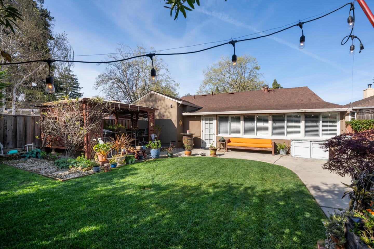 Detail Gallery Image 22 of 30 For 18 Yarnall Pl, Redwood City,  CA 94063 - 3 Beds | 2 Baths