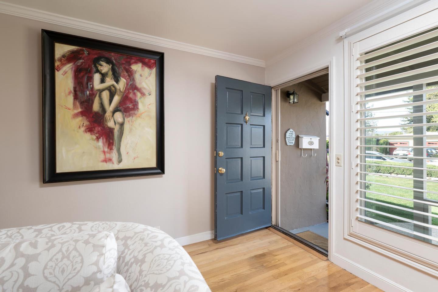 Detail Gallery Image 5 of 30 For 18 Yarnall Pl, Redwood City,  CA 94063 - 3 Beds | 2 Baths