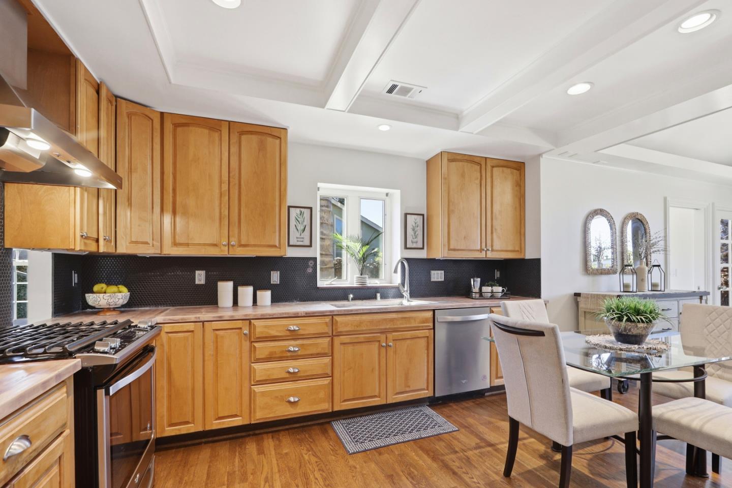 Detail Gallery Image 10 of 65 For 441 S Henry Ave, San Jose,  CA 95117 - 3 Beds | 2 Baths