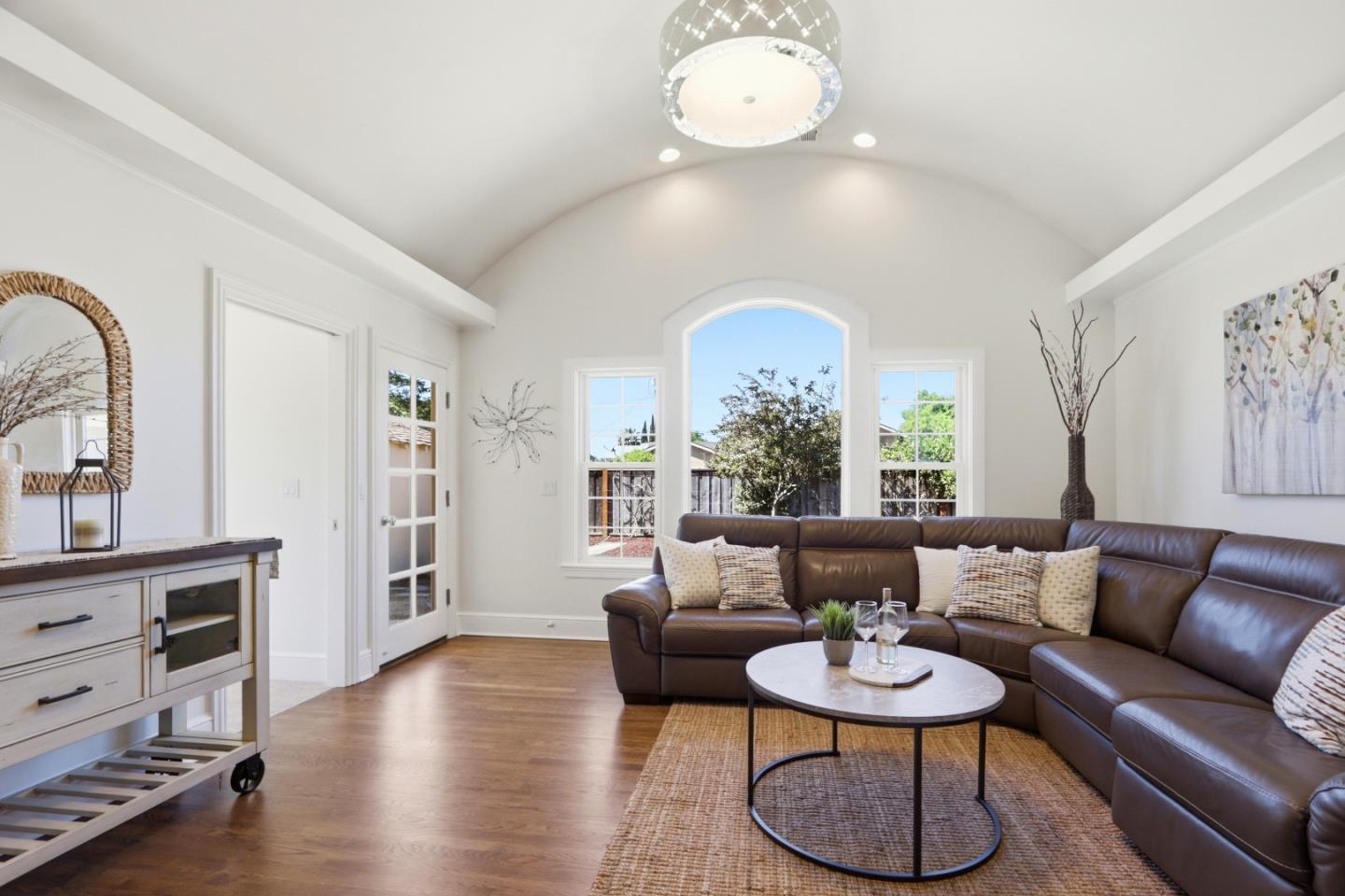 Detail Gallery Image 13 of 65 For 441 S Henry Ave, San Jose,  CA 95117 - 3 Beds | 2 Baths