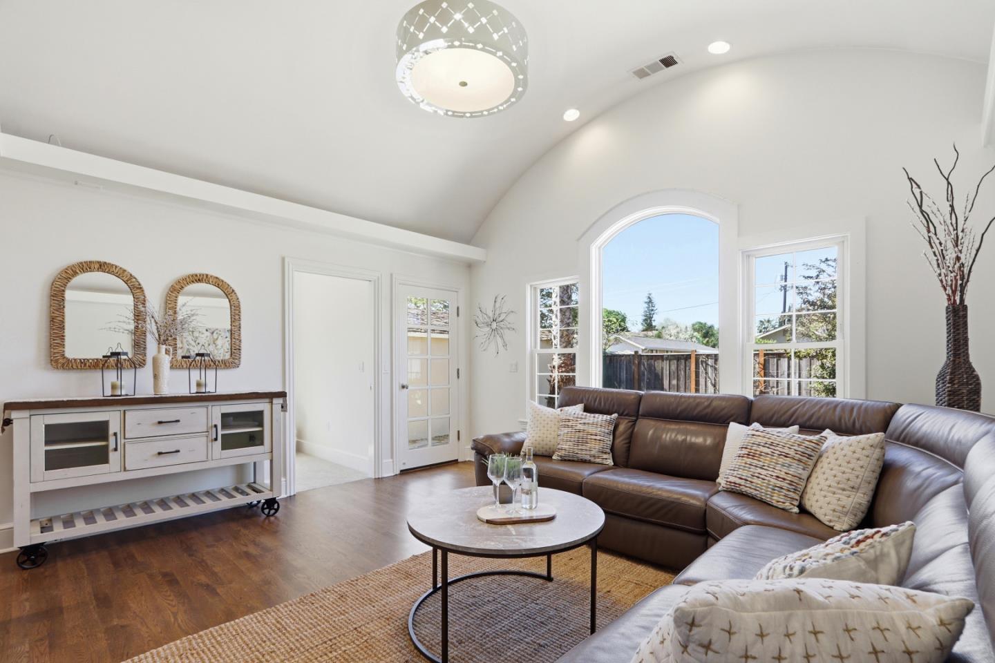 Detail Gallery Image 14 of 65 For 441 S Henry Ave, San Jose,  CA 95117 - 3 Beds | 2 Baths