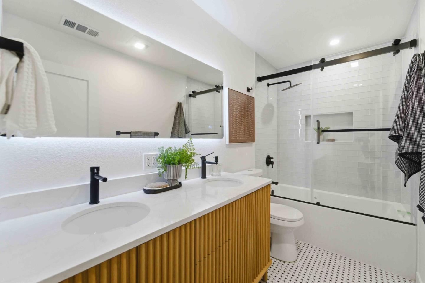 Detail Gallery Image 18 of 33 For 2488 Kenwood Ave, San Jose,  CA 95128 - 4 Beds | 3 Baths