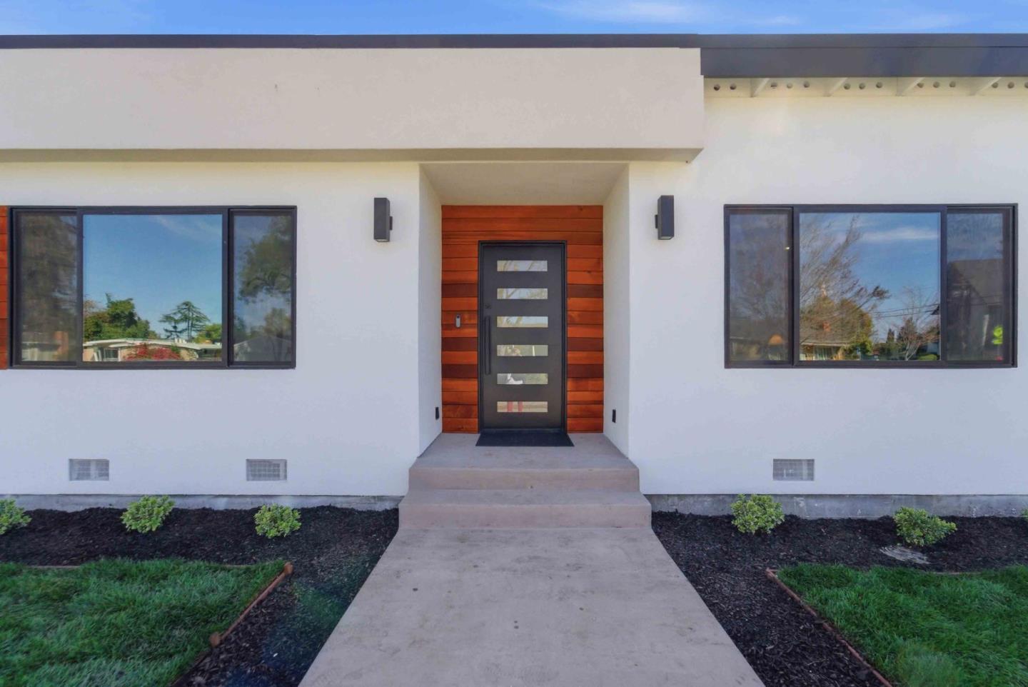 Detail Gallery Image 4 of 33 For 2488 Kenwood Ave, San Jose,  CA 95128 - 4 Beds | 3 Baths