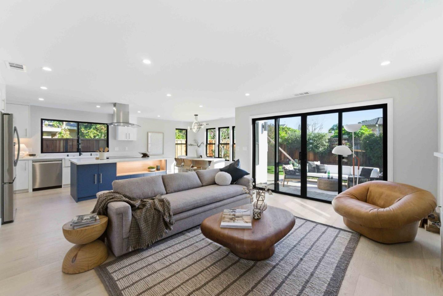 Detail Gallery Image 5 of 33 For 2488 Kenwood Ave, San Jose,  CA 95128 - 4 Beds | 3 Baths