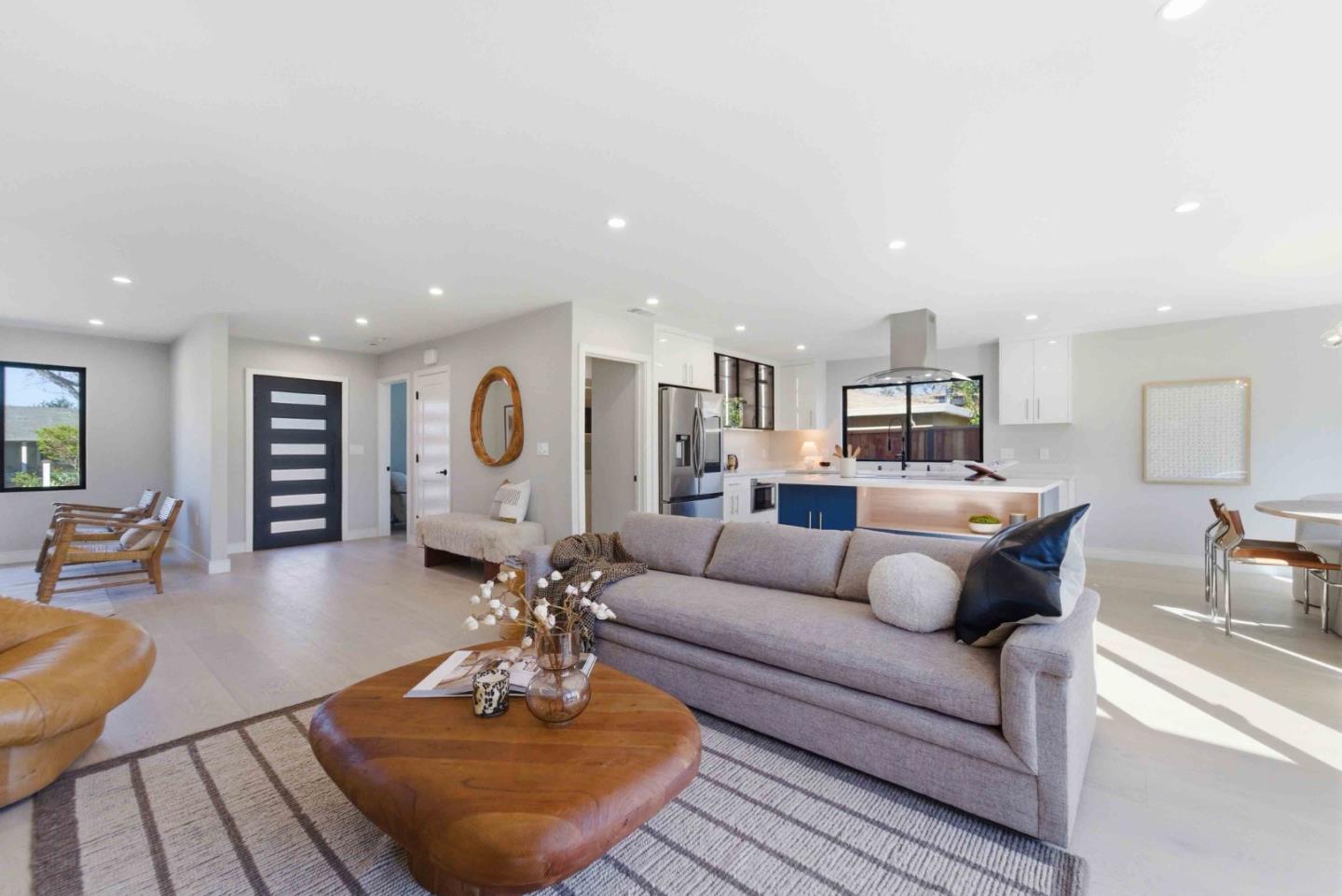 Detail Gallery Image 8 of 33 For 2488 Kenwood Ave, San Jose,  CA 95128 - 4 Beds | 3 Baths