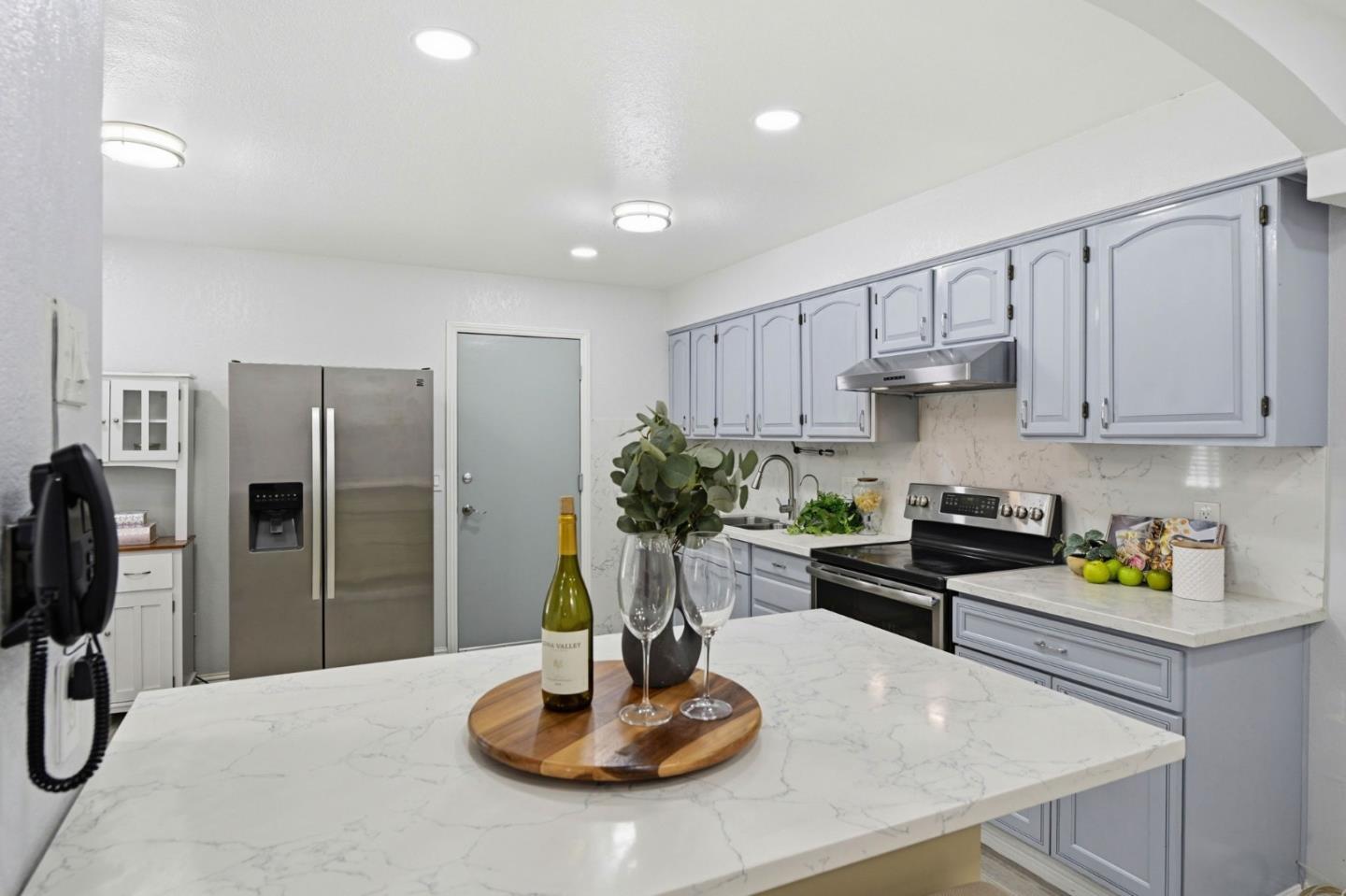 Detail Gallery Image 11 of 39 For 2130 Nottoway Ave, San Jose,  CA 95116 - 3 Beds | 2 Baths