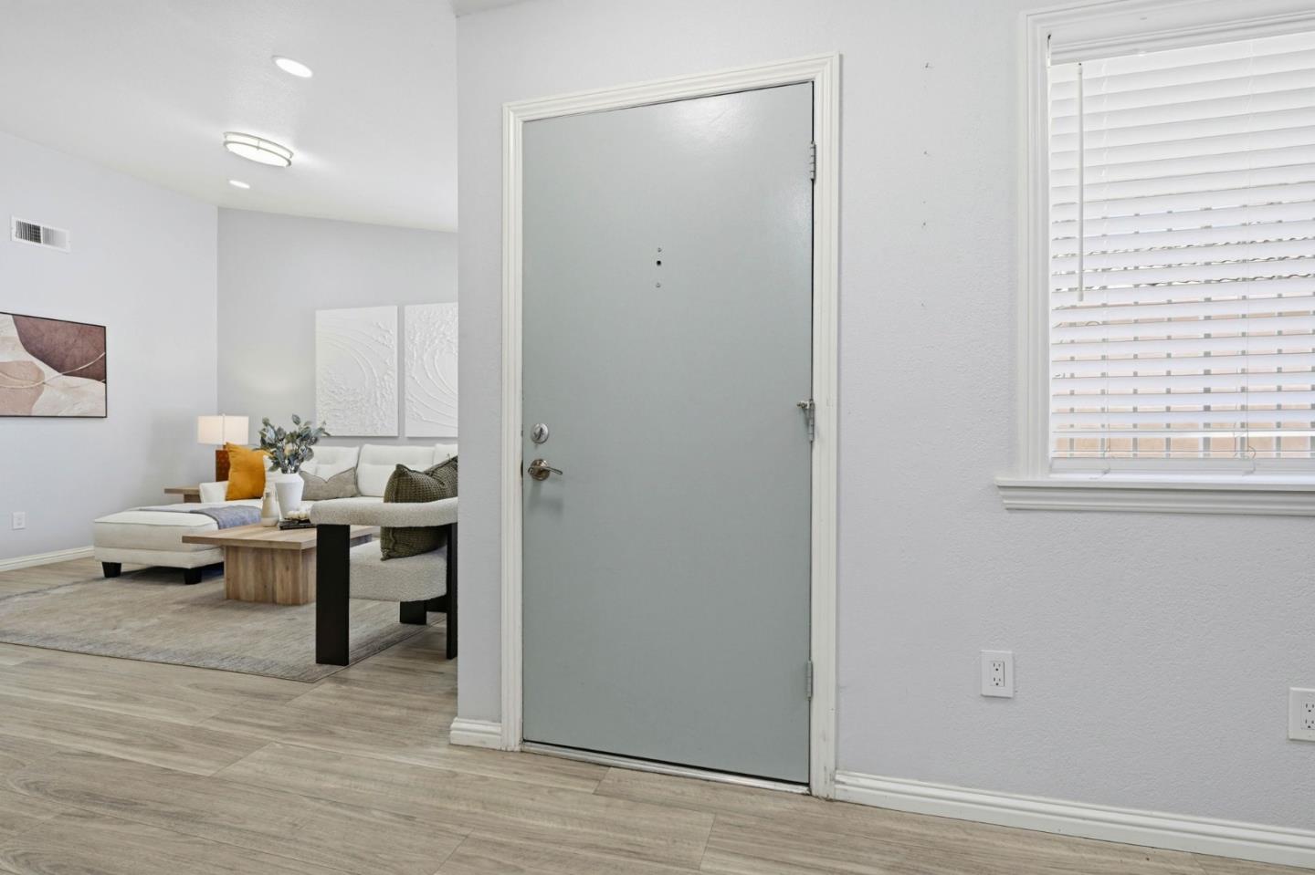 Detail Gallery Image 4 of 39 For 2130 Nottoway Ave, San Jose,  CA 95116 - 3 Beds | 2 Baths