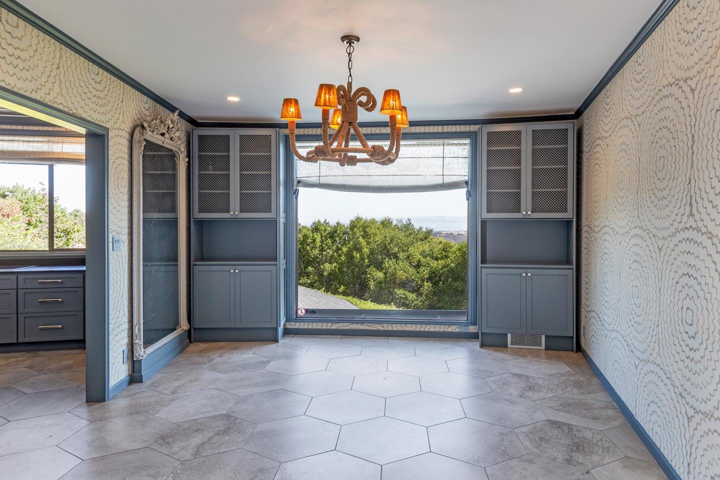 Detail Gallery Image 8 of 26 For 835 La Honda Rd, Woodside,  CA 94062 - 4 Beds | 3/1 Baths