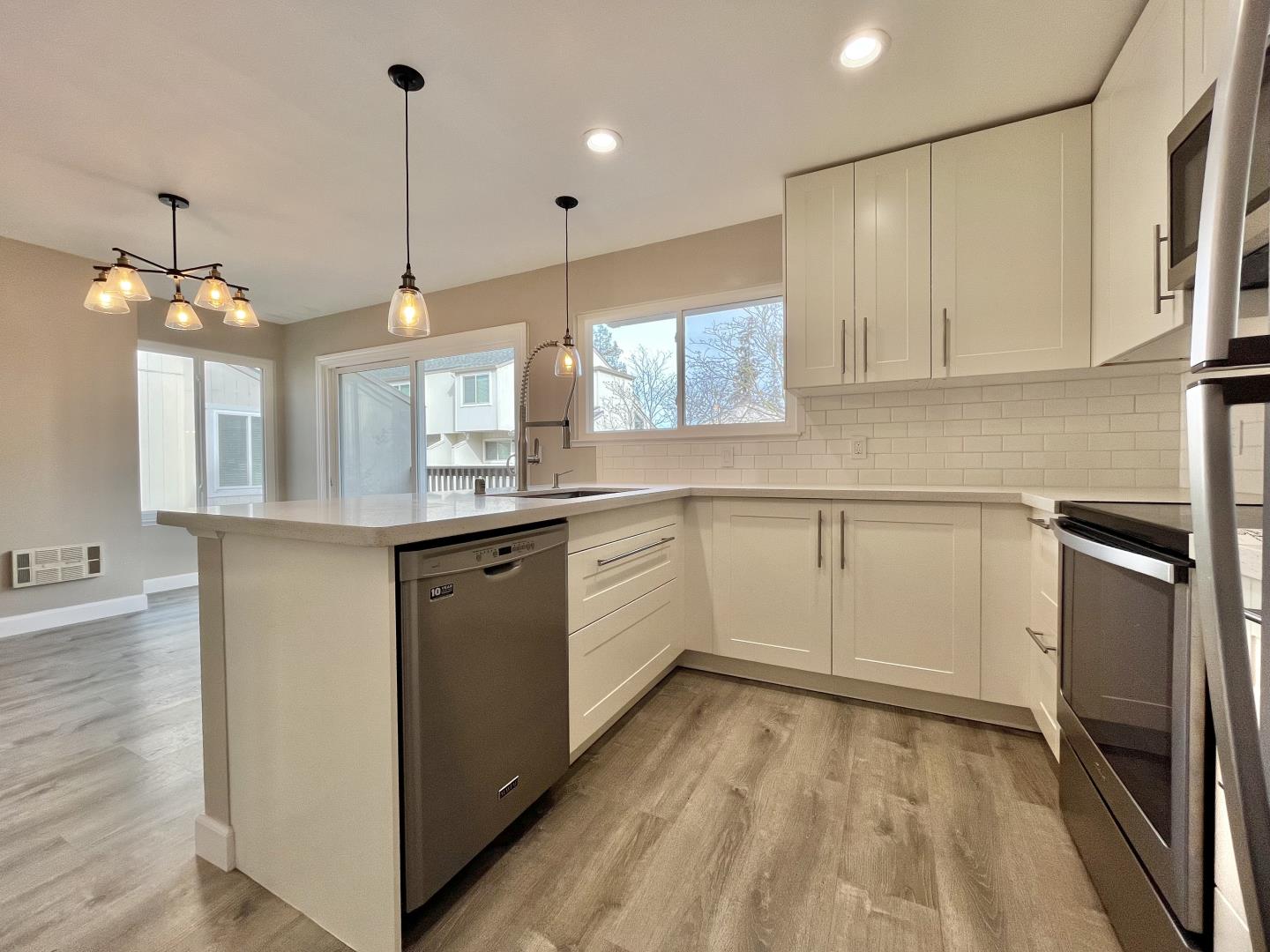 Detail Gallery Image 12 of 25 For 618 S Fair Oaks Ave, Sunnyvale,  CA 94086 - 2 Beds | 2 Baths