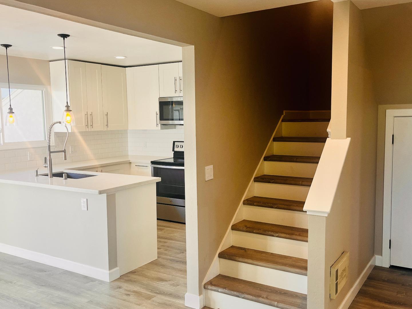 Detail Gallery Image 13 of 25 For 618 S Fair Oaks Ave, Sunnyvale,  CA 94086 - 2 Beds | 2 Baths