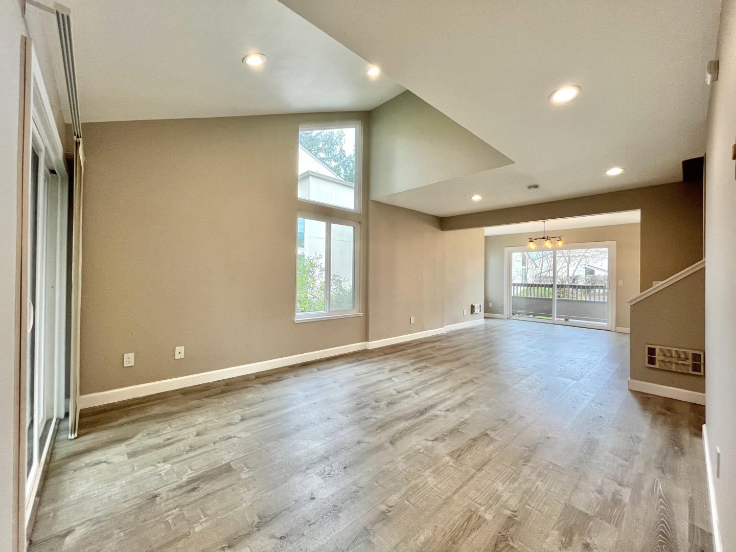 Detail Gallery Image 5 of 25 For 618 S Fair Oaks Ave, Sunnyvale,  CA 94086 - 2 Beds | 2 Baths