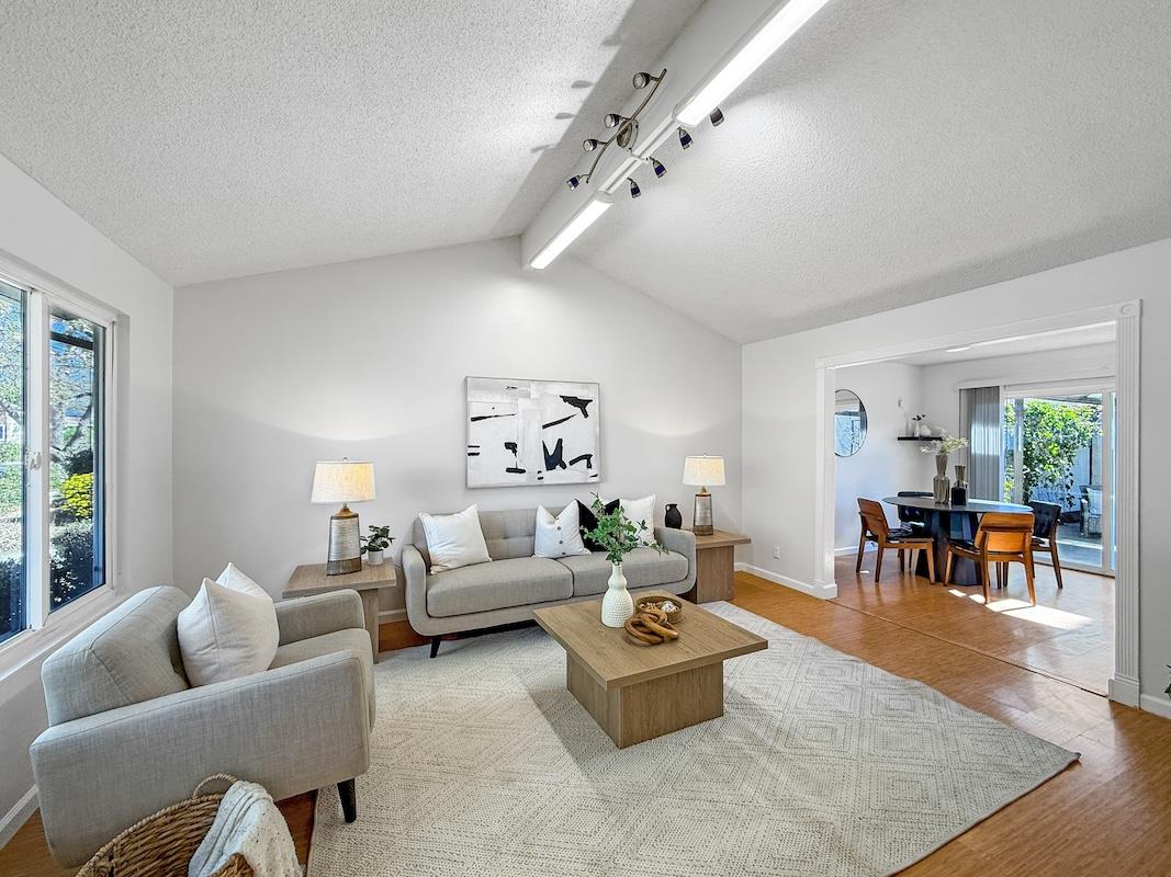 Front Image Thumbnail for ML82038676