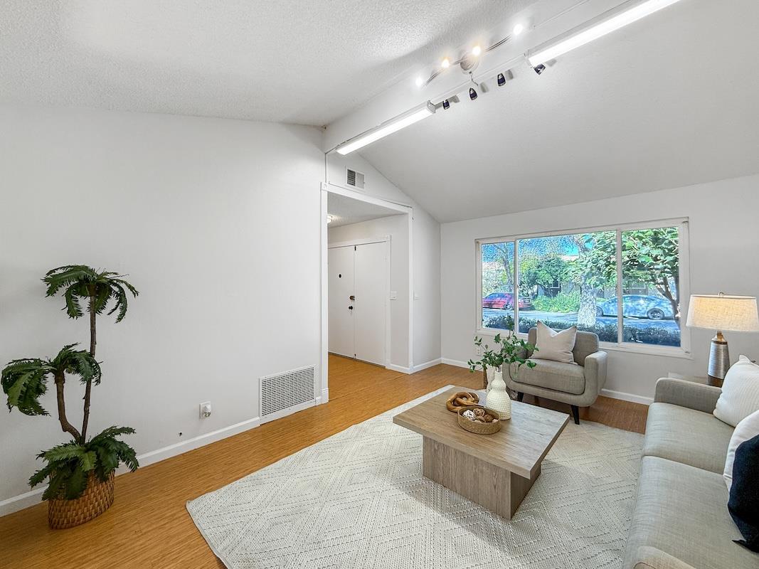 Detail Gallery Image 10 of 42 For 2610 Autumnvale Dr, San Jose,  CA 95132 - 2 Beds | 1 Baths