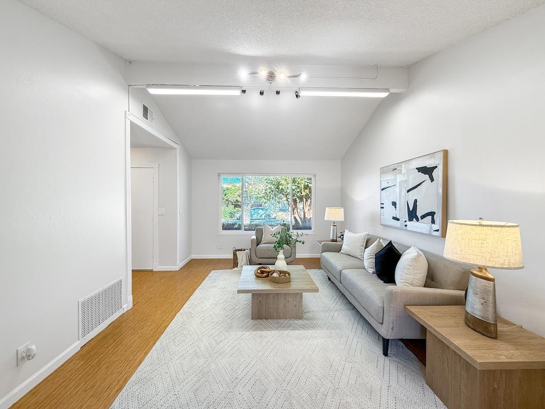 Detail Gallery Image 9 of 42 For 2610 Autumnvale Dr, San Jose,  CA 95132 - 2 Beds | 1 Baths