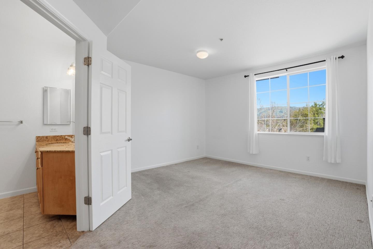 88 North Jackson Avenue UNIT 325, San Jose, CA, 95116