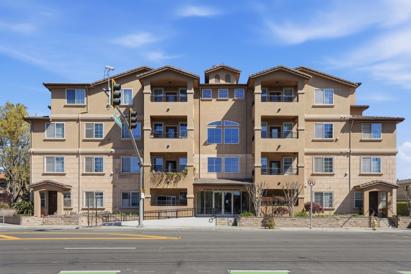 88 North Jackson Avenue UNIT 325, San Jose, CA, 95116