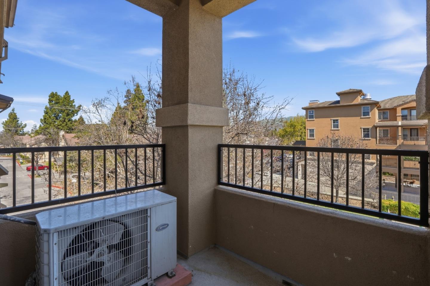 Detail Gallery Image 8 of 25 For 88 N Jackson Ave #325,  San Jose,  CA 95116 - 3 Beds | 2 Baths