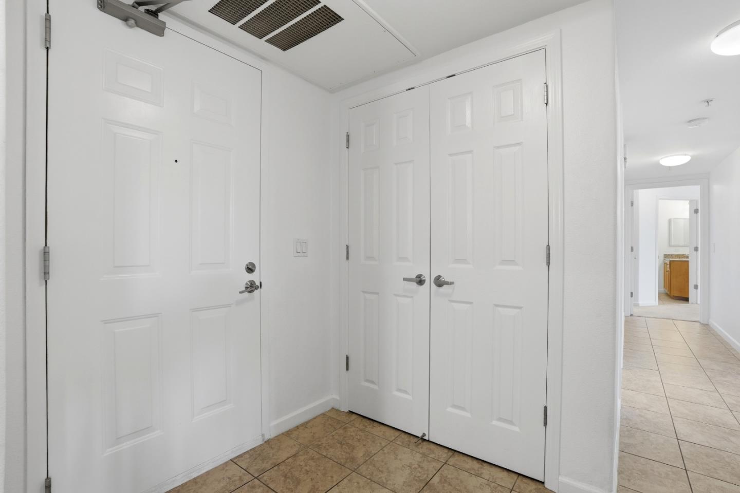 Detail Gallery Image 9 of 25 For 88 N Jackson Ave #325,  San Jose,  CA 95116 - 3 Beds | 2 Baths