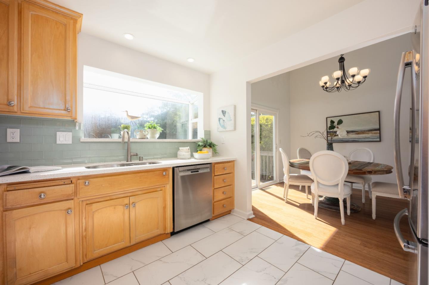 Detail Gallery Image 10 of 32 For 1129 Acacia St, Montara,  CA 94037 - 5 Beds | 3 Baths