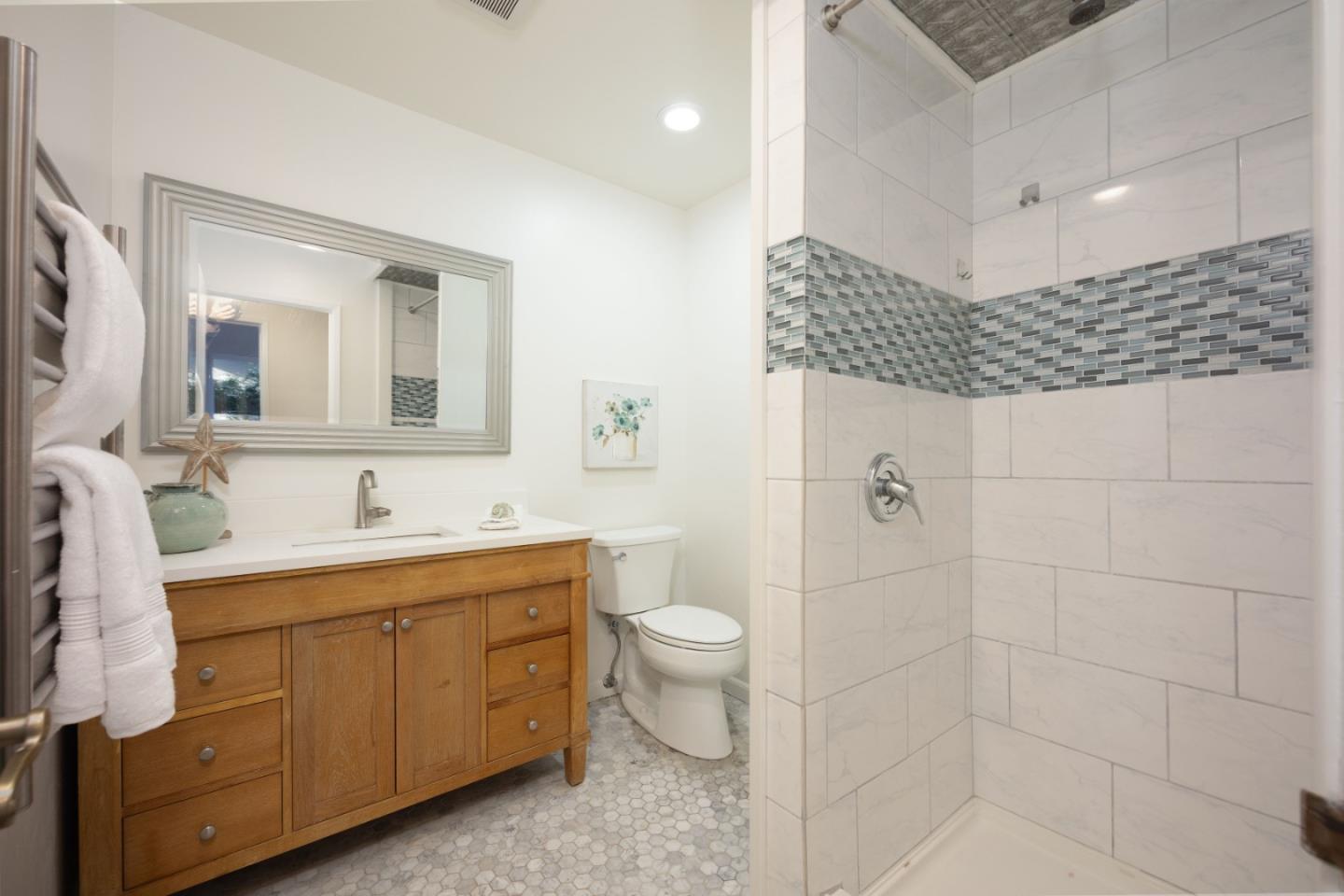 Detail Gallery Image 17 of 32 For 1129 Acacia St, Montara,  CA 94037 - 5 Beds | 3 Baths