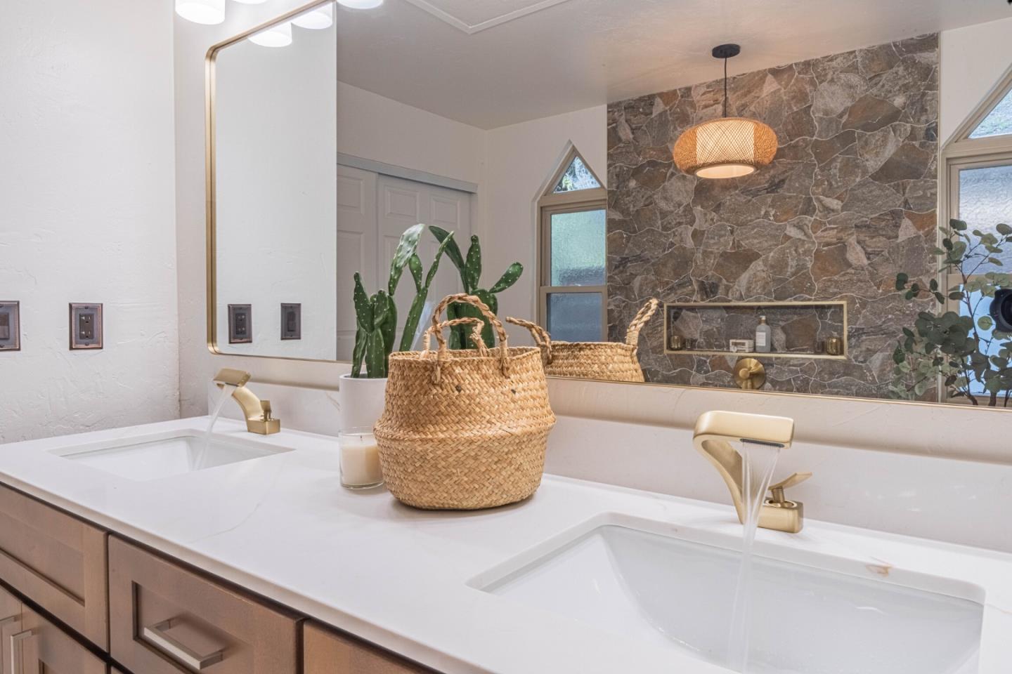 Detail Gallery Image 26 of 42 For 25949 Deer Run Ln, Salinas,  CA 93908 - 2 Beds | 2/1 Baths