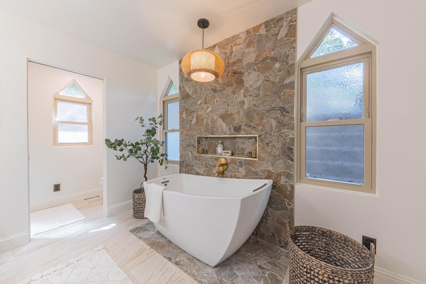 Detail Gallery Image 27 of 42 For 25949 Deer Run Ln, Salinas,  CA 93908 - 2 Beds | 2/1 Baths