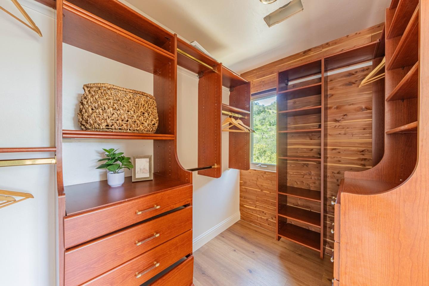 Detail Gallery Image 36 of 42 For 25949 Deer Run Ln, Salinas,  CA 93908 - 2 Beds | 2/1 Baths