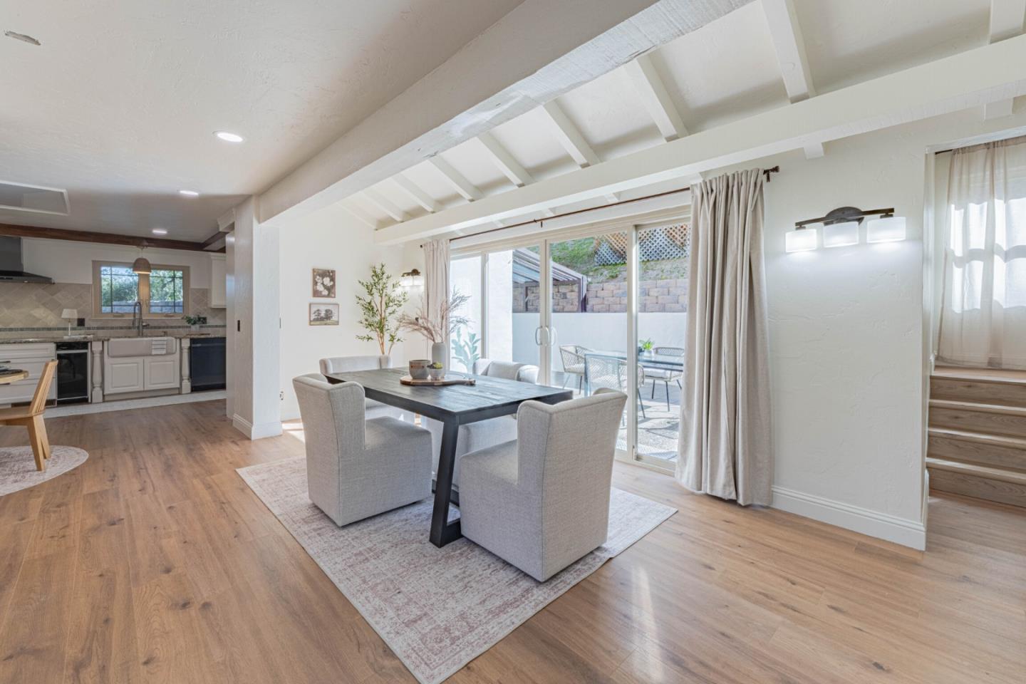 Detail Gallery Image 8 of 42 For 25949 Deer Run Ln, Salinas,  CA 93908 - 2 Beds | 2/1 Baths