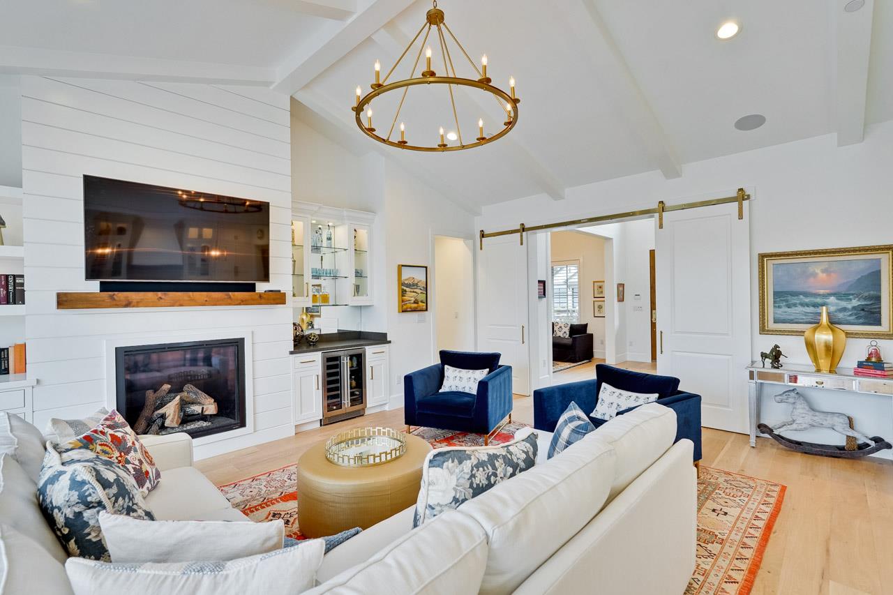 Detail Gallery Image 10 of 62 For 215 E Edith Ave, Los Altos,  CA 94022 - 5 Beds | 4/1 Baths