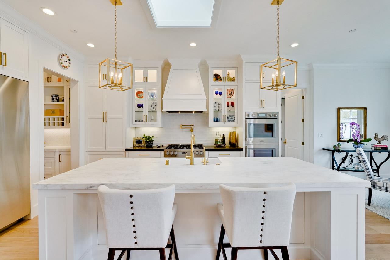 Detail Gallery Image 15 of 62 For 215 E Edith Ave, Los Altos,  CA 94022 - 5 Beds | 4/1 Baths