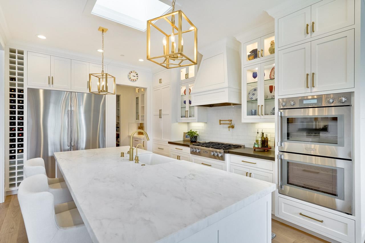 Detail Gallery Image 16 of 62 For 215 E Edith Ave, Los Altos,  CA 94022 - 5 Beds | 4/1 Baths