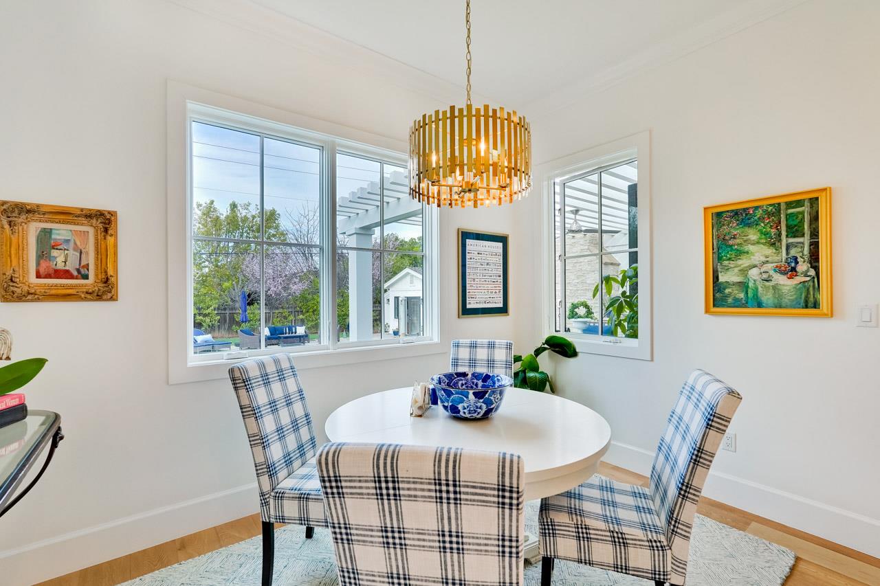 Detail Gallery Image 19 of 62 For 215 E Edith Ave, Los Altos,  CA 94022 - 5 Beds | 4/1 Baths