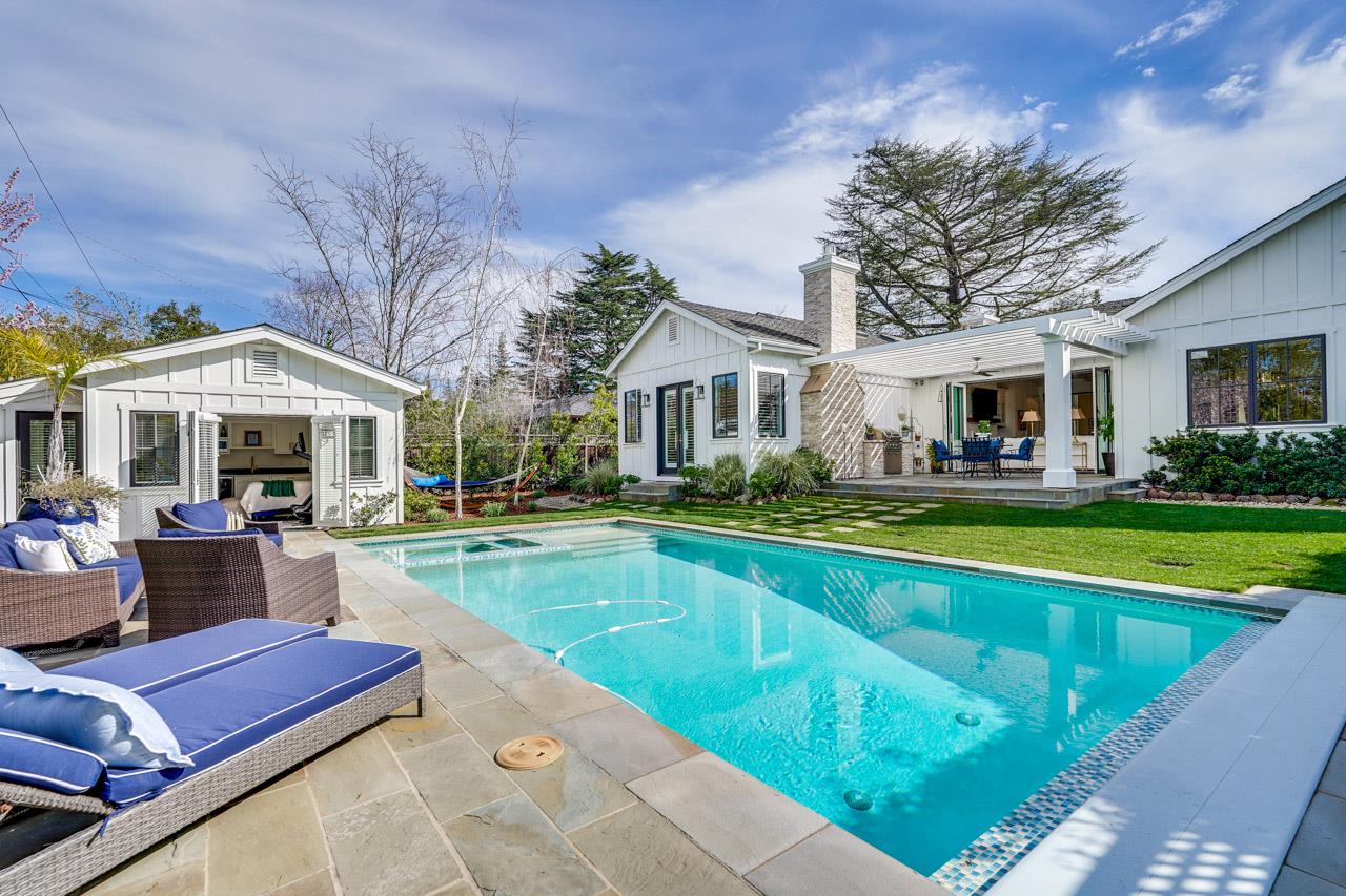 Detail Gallery Image 2 of 62 For 215 E Edith Ave, Los Altos,  CA 94022 - 5 Beds | 4/1 Baths