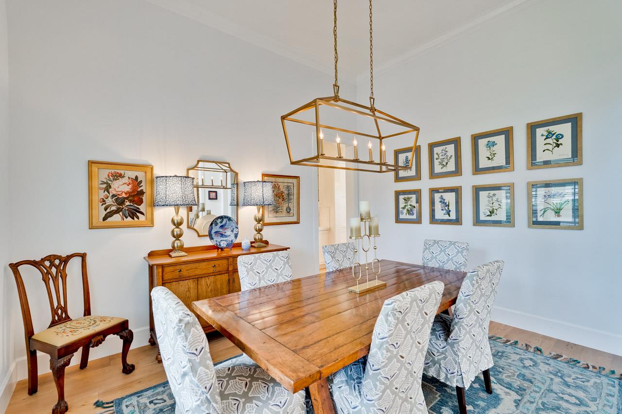 Detail Gallery Image 29 of 62 For 215 E Edith Ave, Los Altos,  CA 94022 - 5 Beds | 4/1 Baths