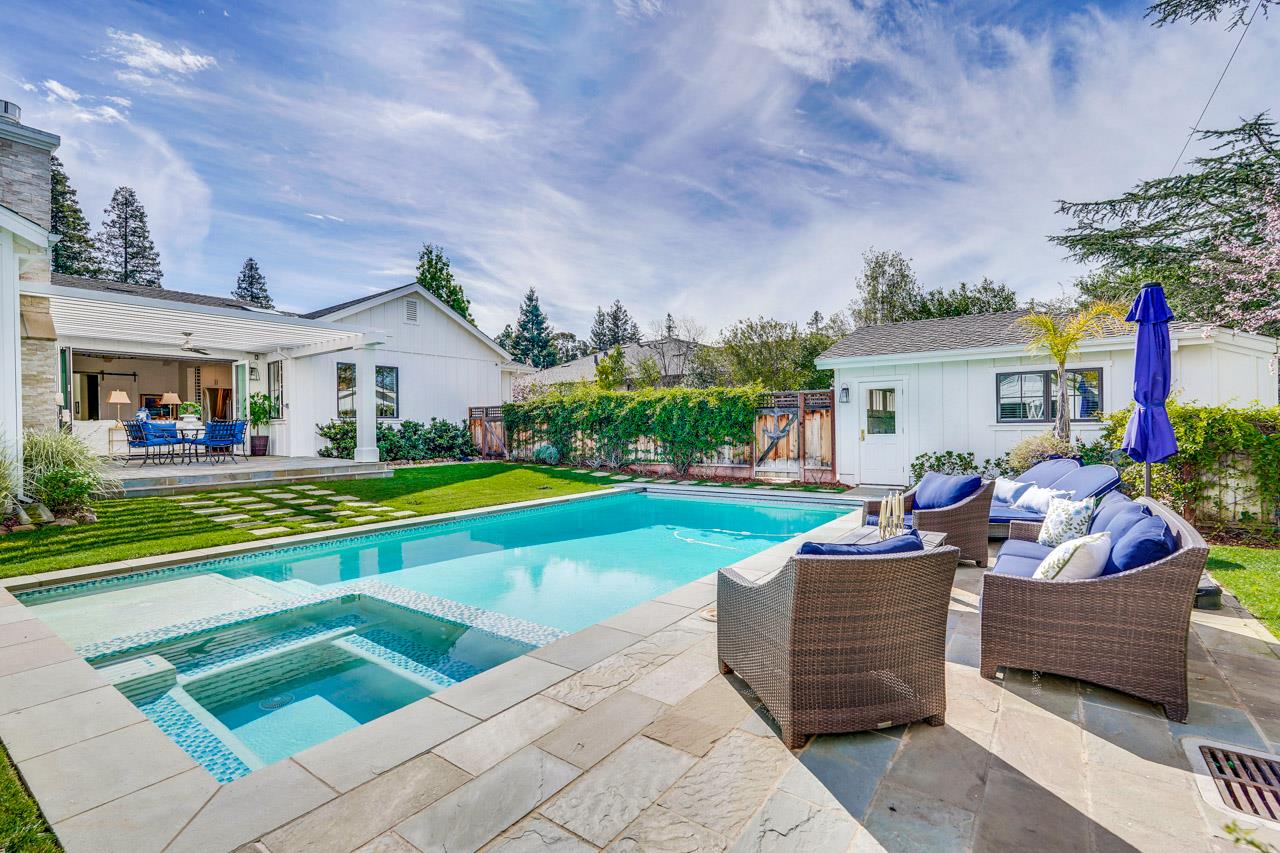 Detail Gallery Image 3 of 62 For 215 E Edith Ave, Los Altos,  CA 94022 - 5 Beds | 4/1 Baths