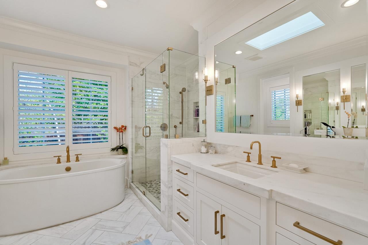 Detail Gallery Image 43 of 62 For 215 E Edith Ave, Los Altos,  CA 94022 - 5 Beds | 4/1 Baths