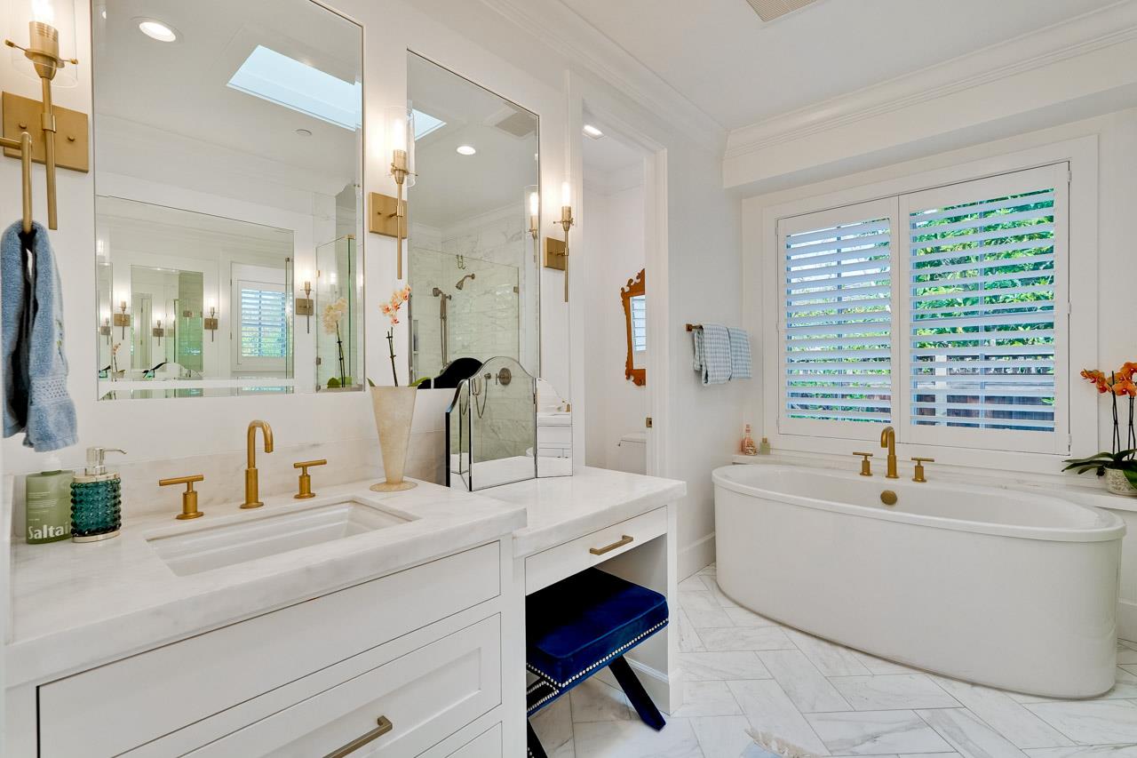 Detail Gallery Image 45 of 62 For 215 E Edith Ave, Los Altos,  CA 94022 - 5 Beds | 4/1 Baths