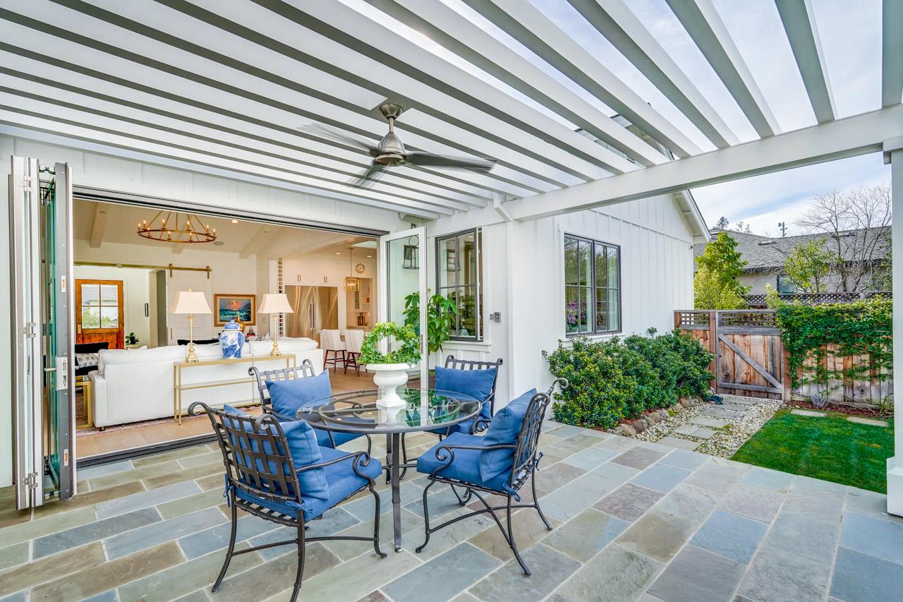 Detail Gallery Image 5 of 62 For 215 E Edith Ave, Los Altos,  CA 94022 - 5 Beds | 4/1 Baths